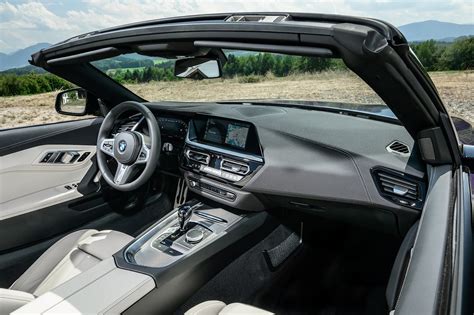2023 BMW Z4 Interior Features